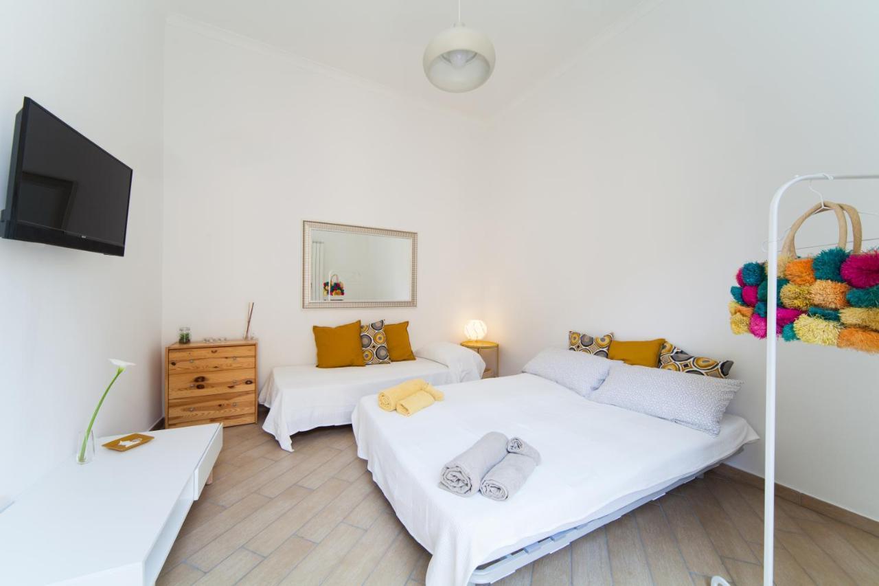 Napoli Centro Suite - Duomo Apartment Buitenkant foto