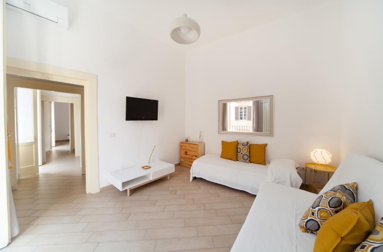 Napoli Centro Suite - Duomo Apartment Buitenkant foto