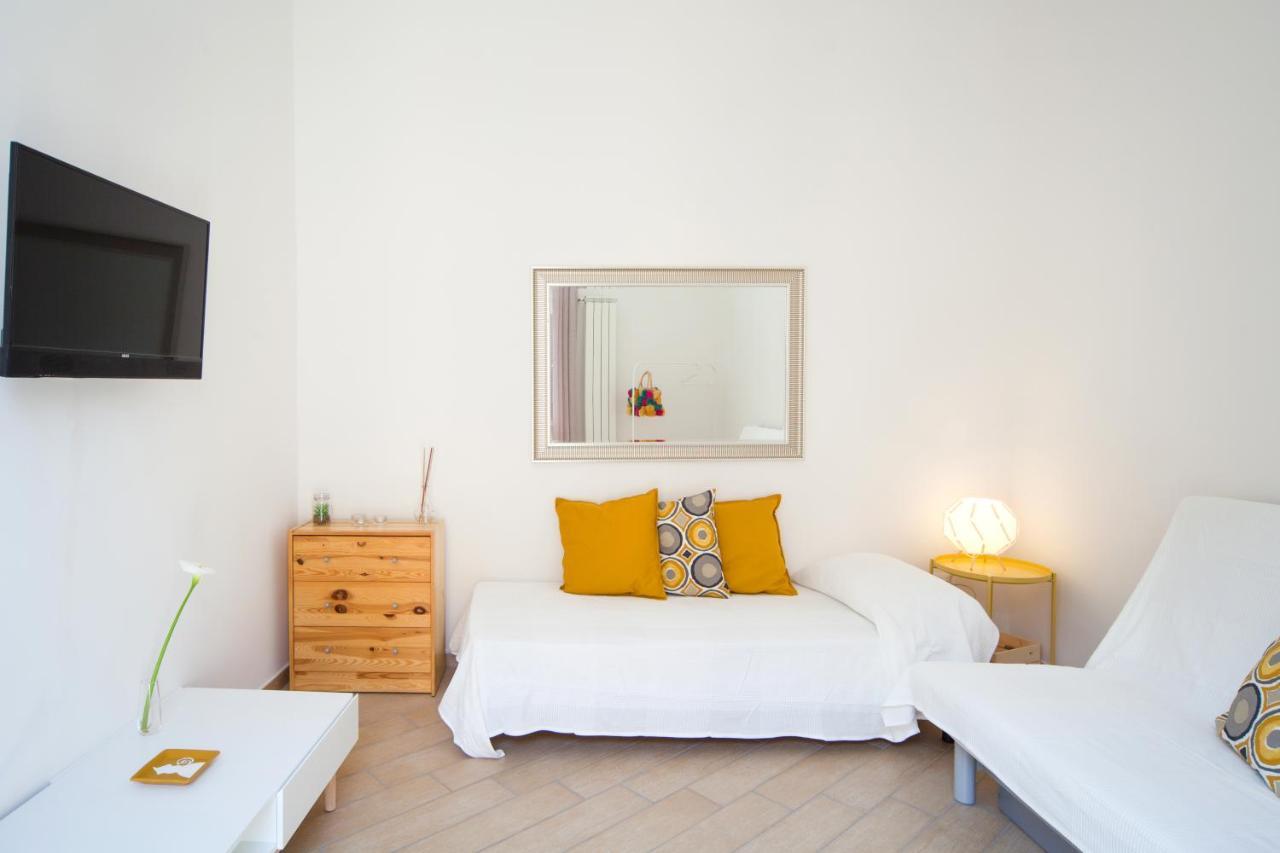 Napoli Centro Suite - Duomo Apartment Buitenkant foto