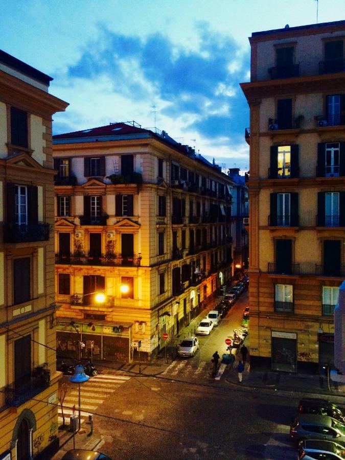 Napoli Centro Suite - Duomo Apartment Buitenkant foto