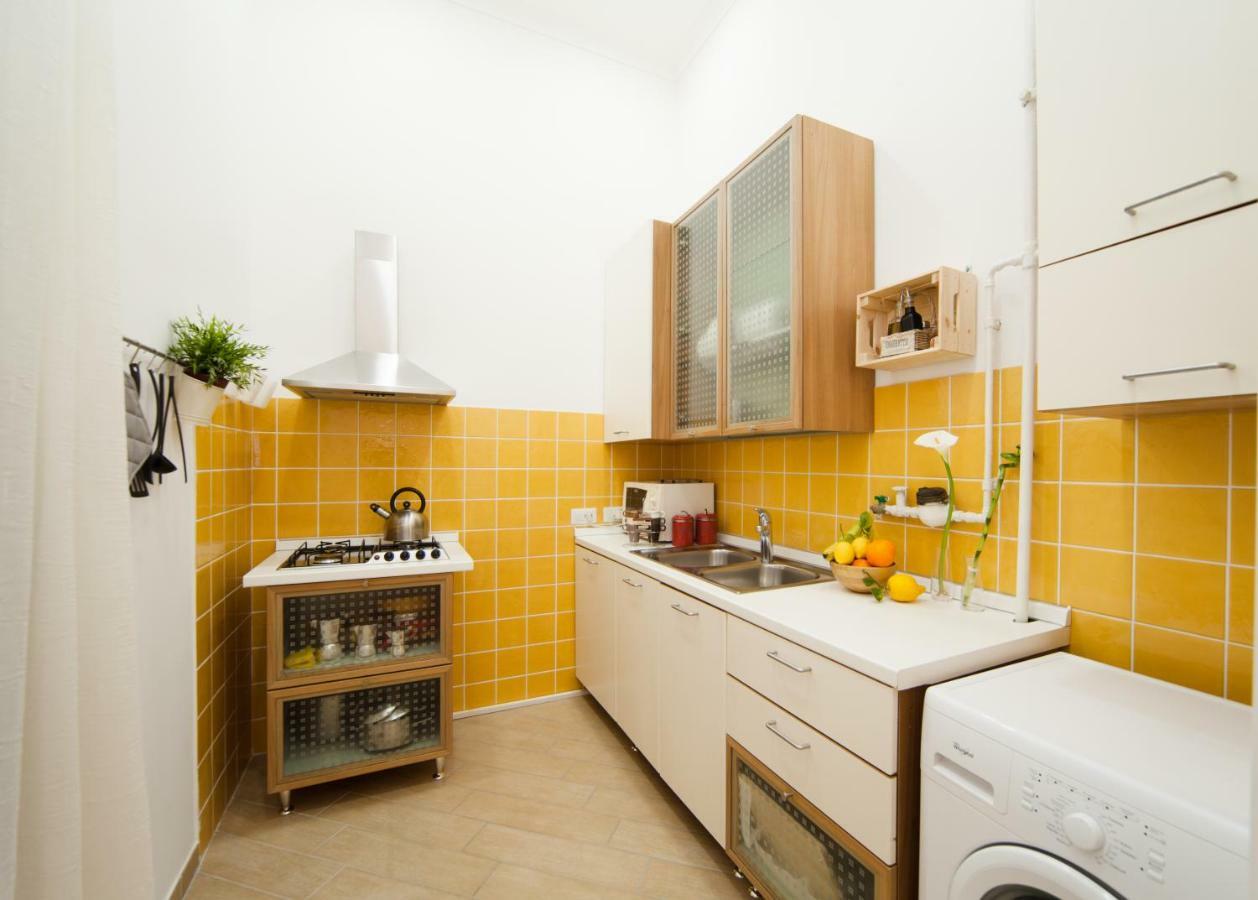 Napoli Centro Suite - Duomo Apartment Buitenkant foto