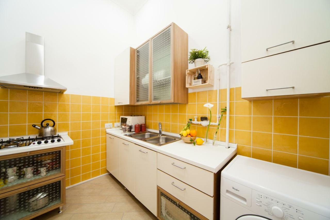 Napoli Centro Suite - Duomo Apartment Buitenkant foto