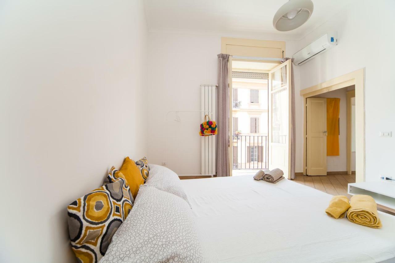 Napoli Centro Suite - Duomo Apartment Buitenkant foto