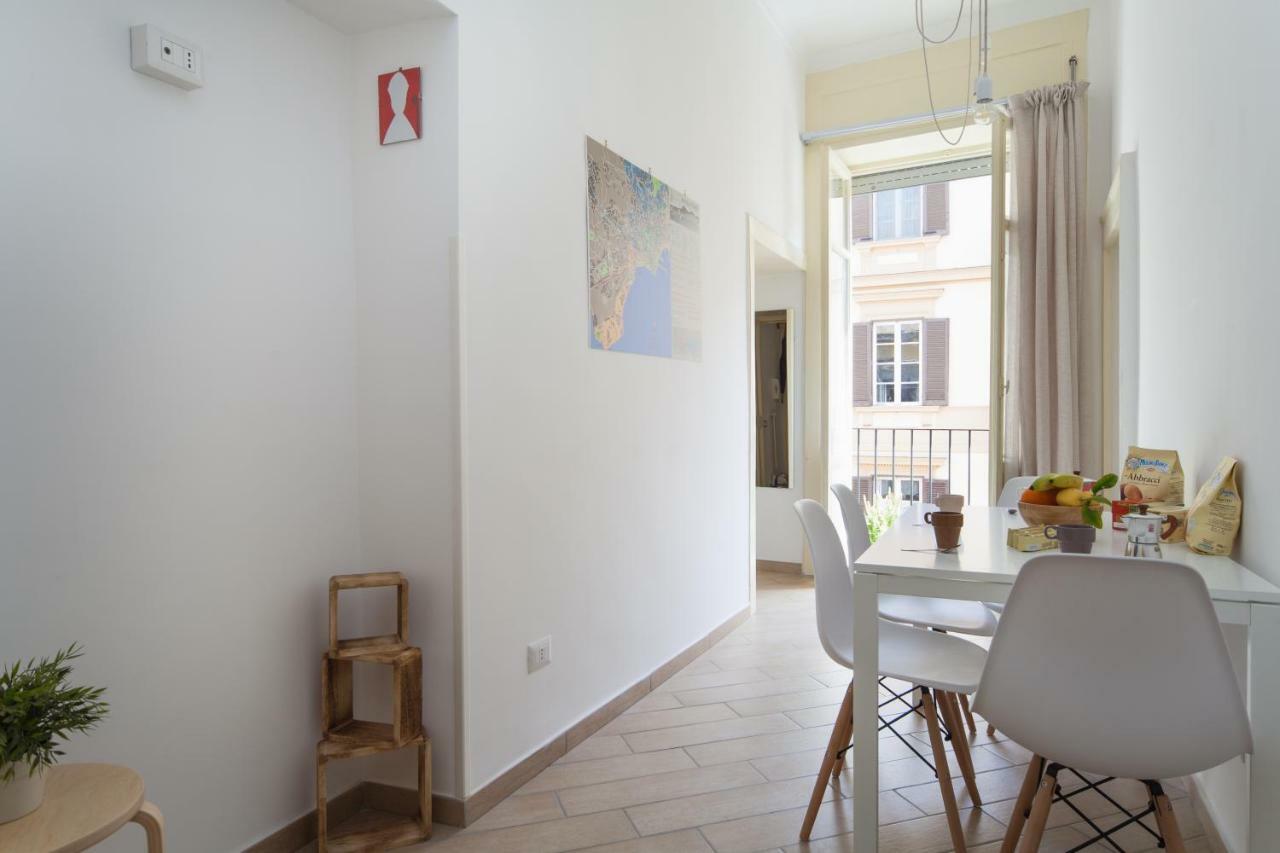 Napoli Centro Suite - Duomo Apartment Buitenkant foto
