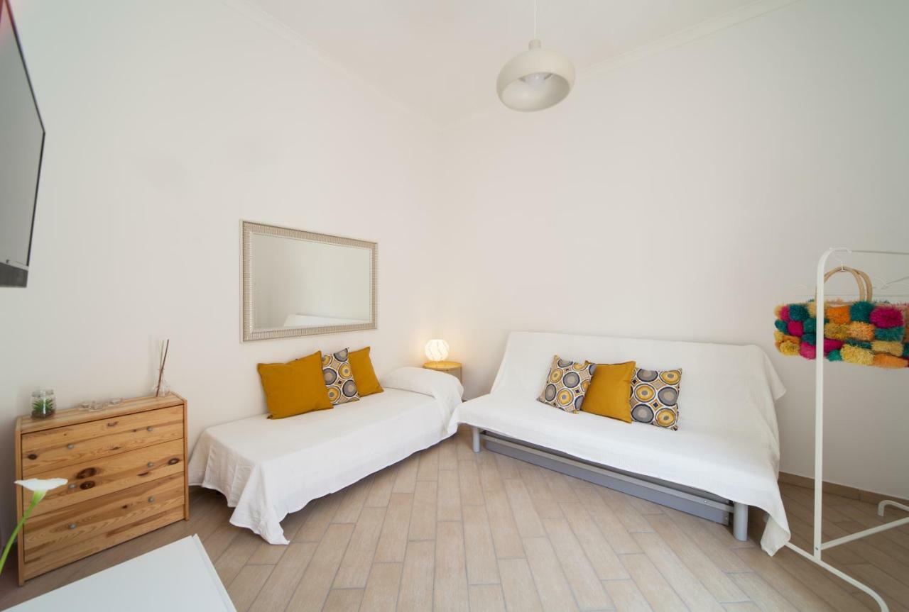 Napoli Centro Suite - Duomo Apartment Buitenkant foto
