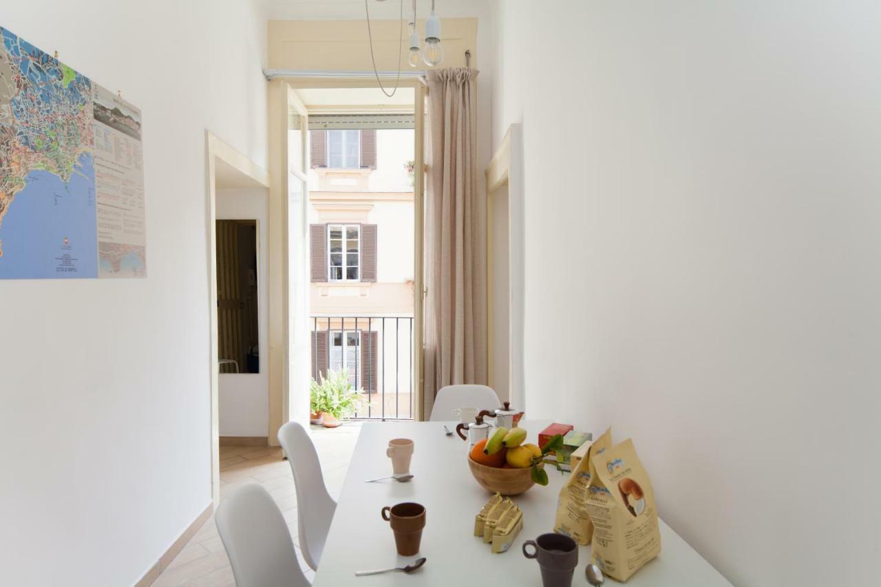 Napoli Centro Suite - Duomo Apartment Buitenkant foto