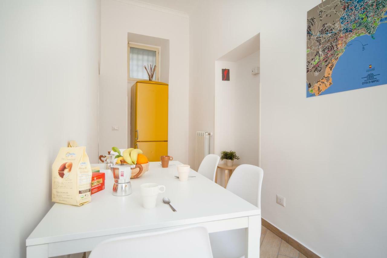 Napoli Centro Suite - Duomo Apartment Buitenkant foto