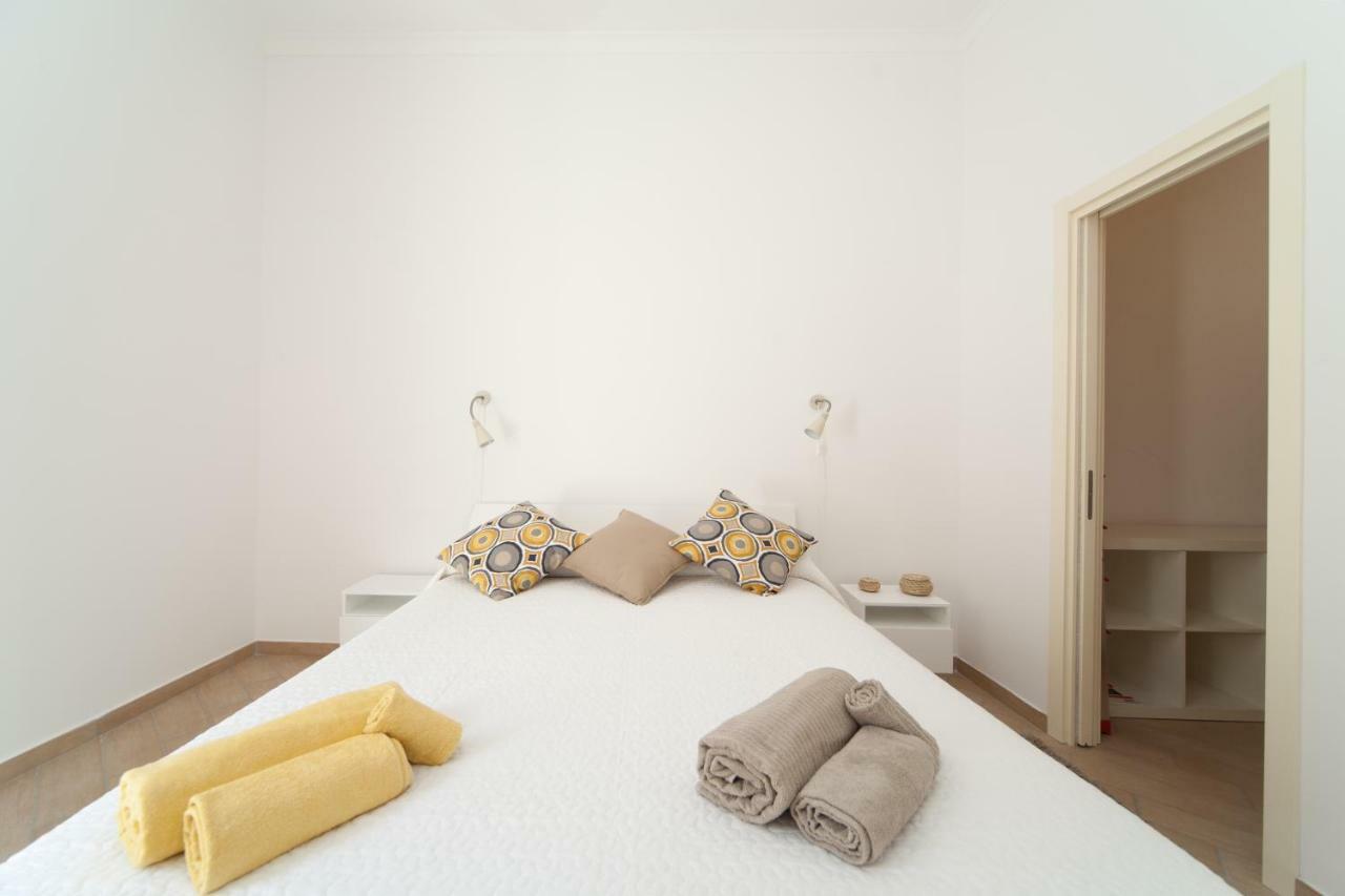 Napoli Centro Suite - Duomo Apartment Buitenkant foto